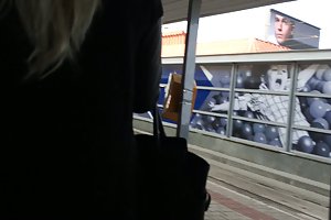 Puhui täti näyttää pillua