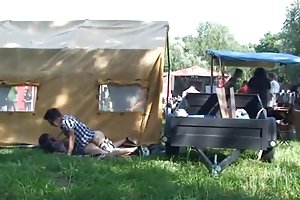 Parrakas hieroja cums suussa nuori asiakas